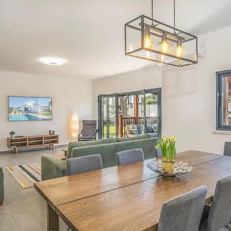 Casa Da Laranjeira - A Stunning 4 Bed With Private Pool * Vilamoura