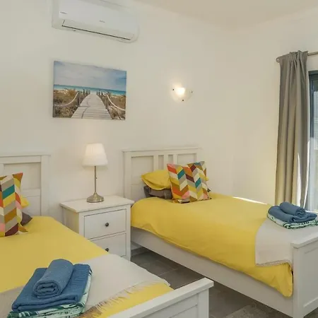 Casa Da Laranjeira - A Stunning 4 Bed With Private Pool Villa *
