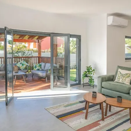 Casa Da Laranjeira - A Stunning 4 Bed With Private Pool *